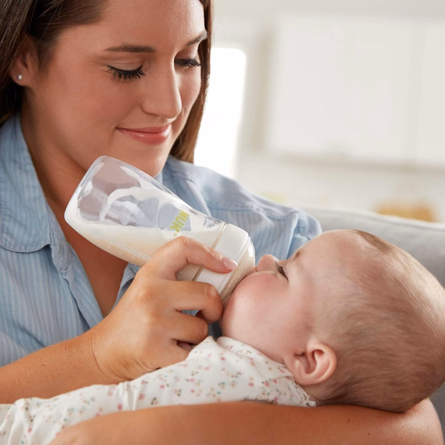 NUK Simply Natural Geschenkset mit SafeTemp- und Anti-Kolik-Flaschen für natürliches Füttern, 9-teilig: Baby