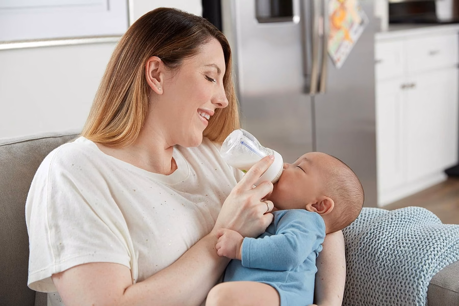 NUK Simply Natural Babyflaschen mit SafeTemp Geschenkset – Enthält 4 Flaschen: Baby